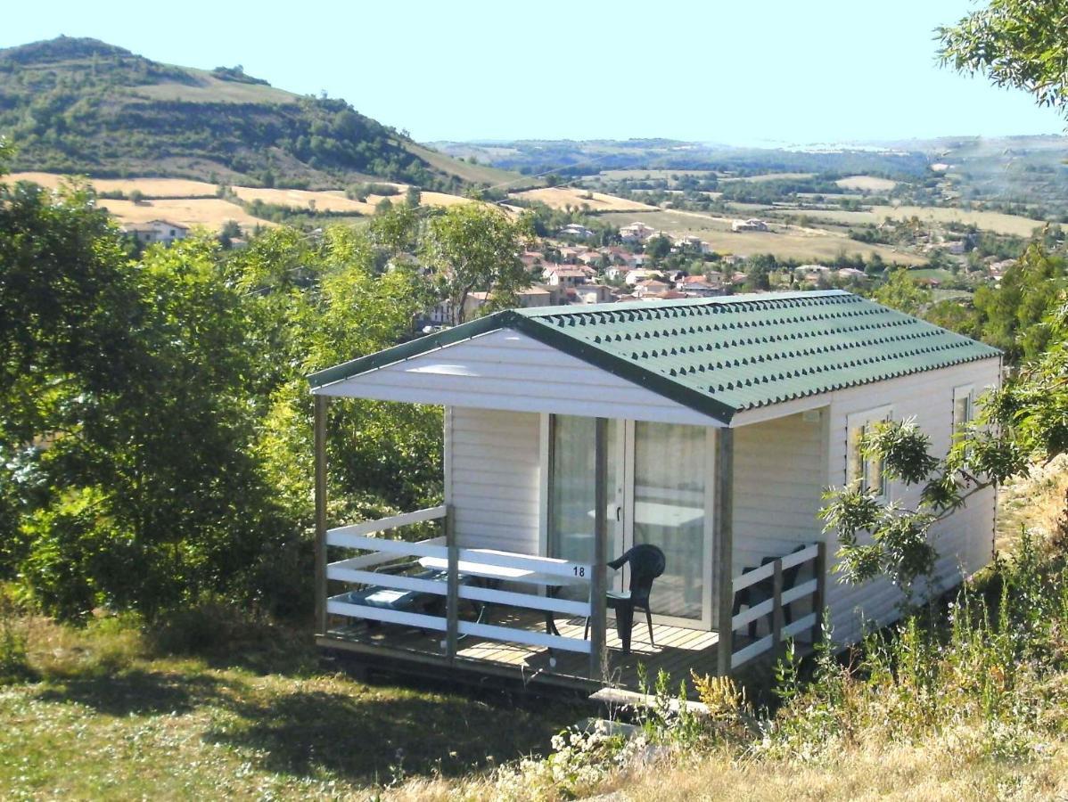 ホテル Val St Georges Saint-Georges-de-Luzençon エクステリア 写真