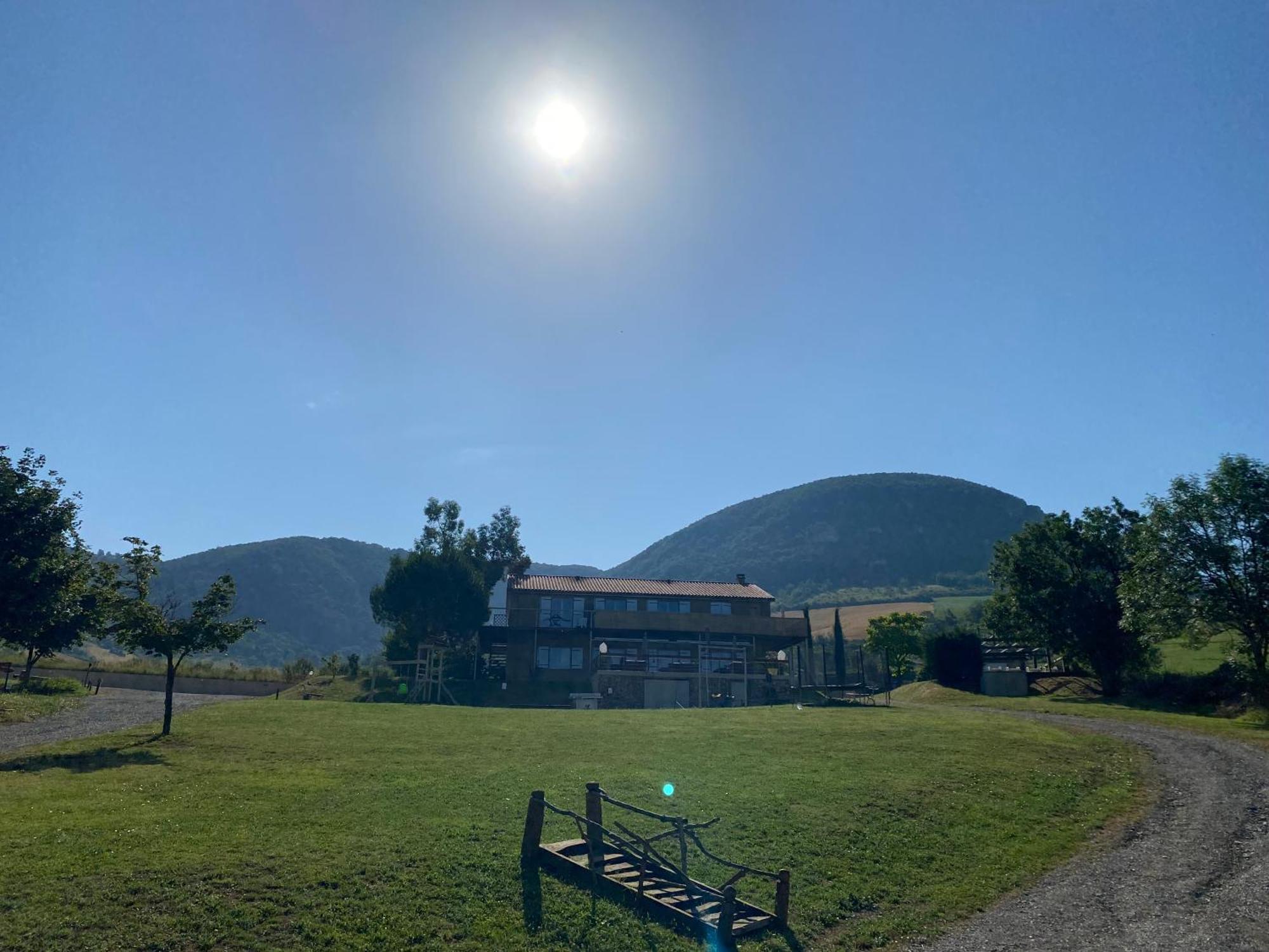 ホテル Val St Georges Saint-Georges-de-Luzençon エクステリア 写真